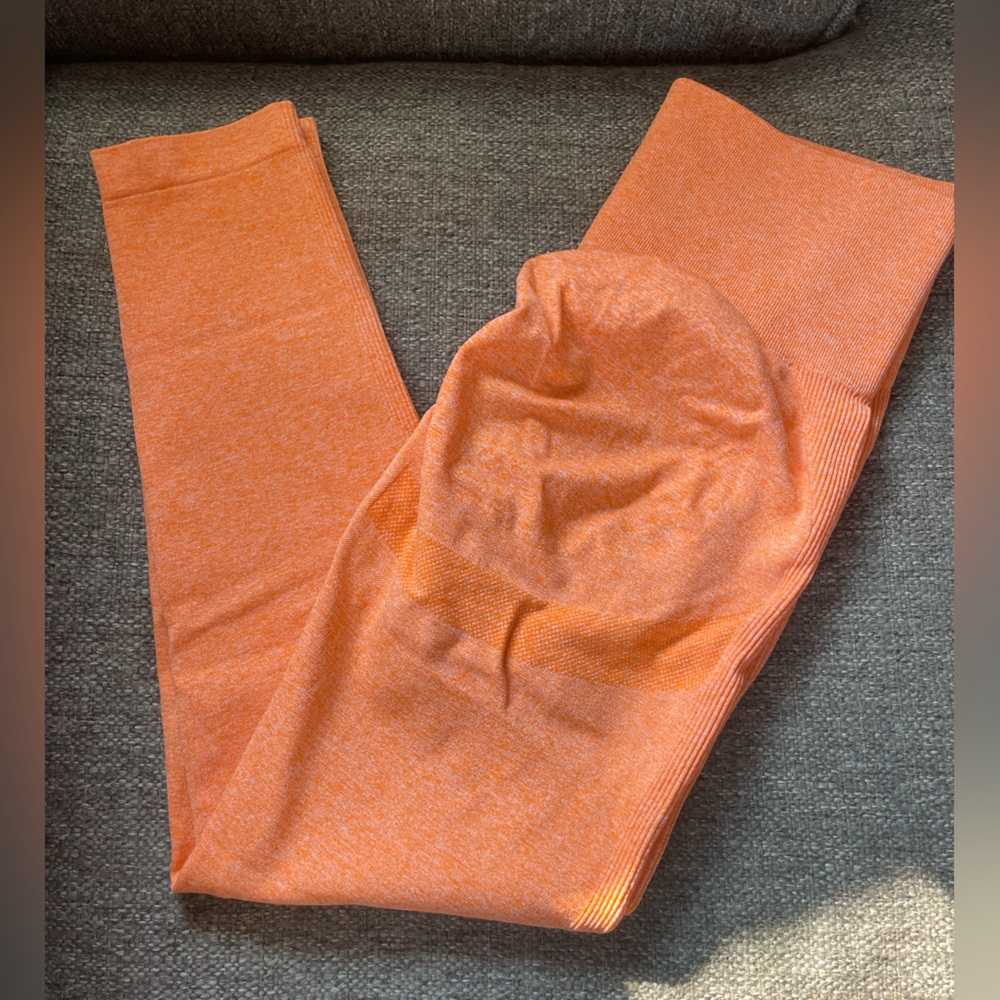 ORANGE WORKOUT LEGGINGS 🧡
